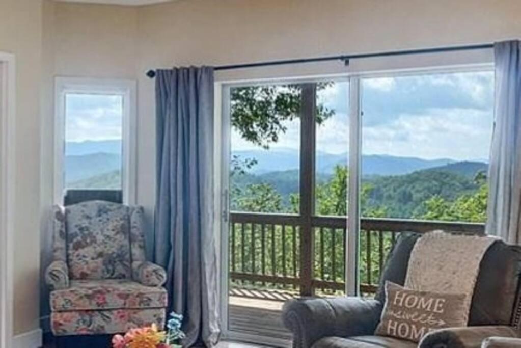 Red Rooster Family Cabin W/Hot Tub+Fire Pit+View Франклин Екстериор снимка