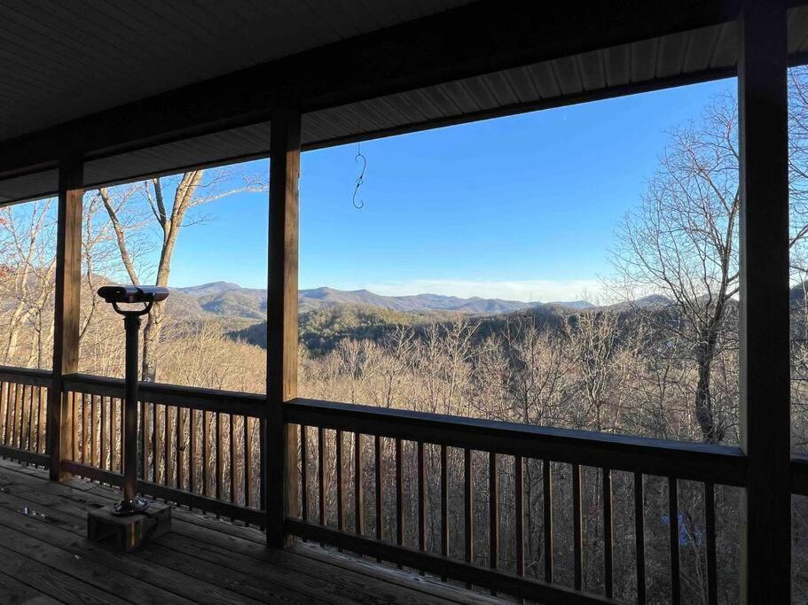 Red Rooster Family Cabin W/Hot Tub+Fire Pit+View Франклин Екстериор снимка