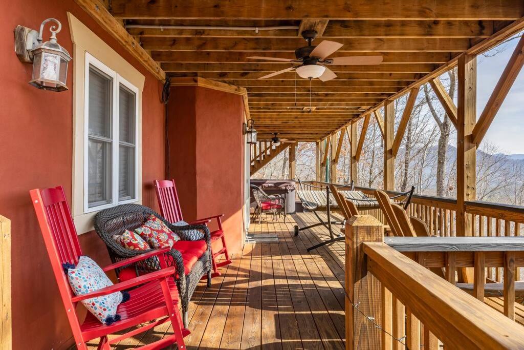 Red Rooster Family Cabin W/Hot Tub+Fire Pit+View Франклин Екстериор снимка