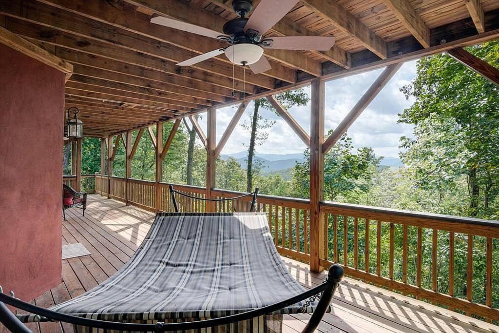 Red Rooster Family Cabin W/Hot Tub+Fire Pit+View Франклин Екстериор снимка