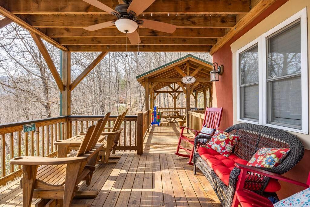 Red Rooster Family Cabin W/Hot Tub+Fire Pit+View Франклин Екстериор снимка