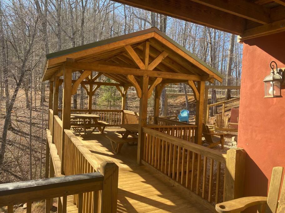 Red Rooster Family Cabin W/Hot Tub+Fire Pit+View Франклин Екстериор снимка