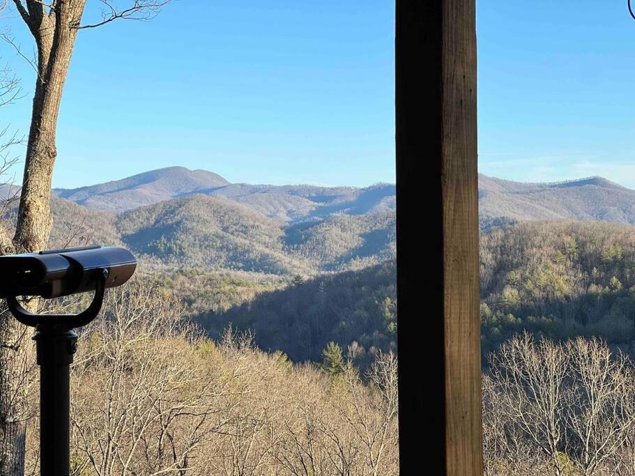 Red Rooster Family Cabin W/Hot Tub+Fire Pit+View Франклин Екстериор снимка