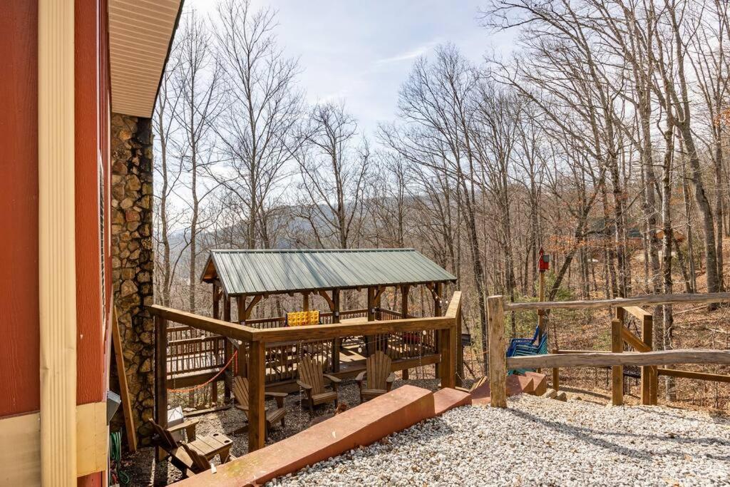 Red Rooster Family Cabin W/Hot Tub+Fire Pit+View Франклин Екстериор снимка
