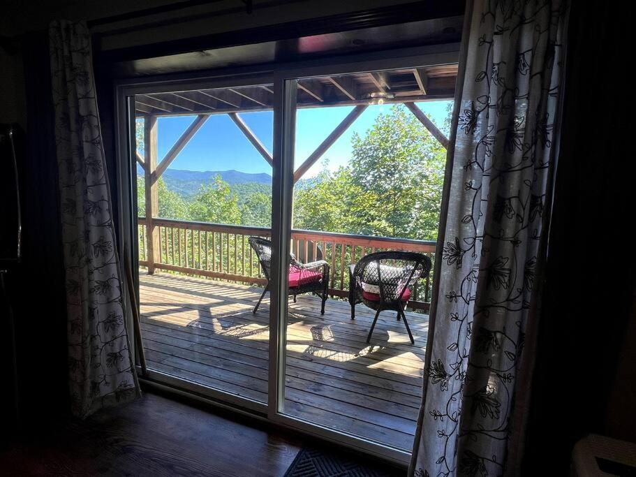 Red Rooster Family Cabin W/Hot Tub+Fire Pit+View Франклин Екстериор снимка